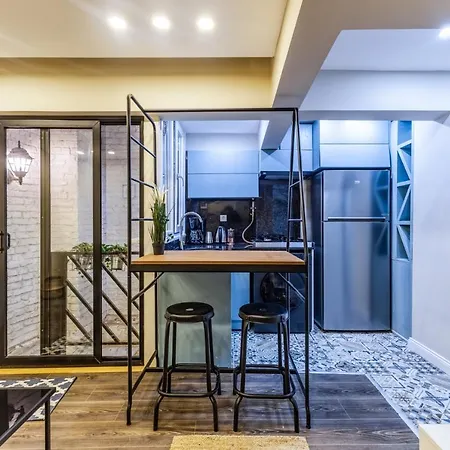 Centrally Located Flat In Sisli